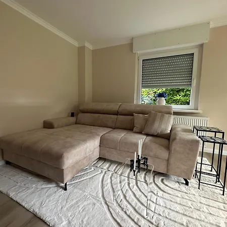 Moderne Voll Moebliert Und Zentral